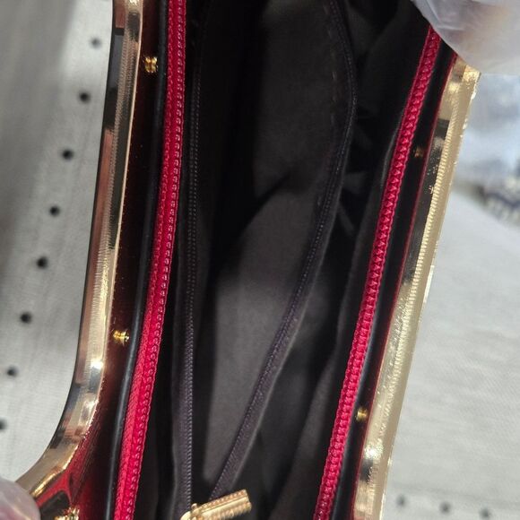 ๐ขโDanbaoly Red Patent Croc Embossed leather bag.  Red and Gold - Picture 10 of 11